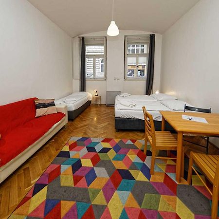 Apartments Truhlarska 31 Praha Bagian luar foto